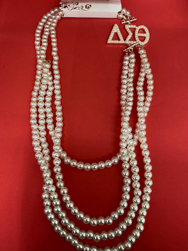 Delta 4/Strand Pearl Necklace